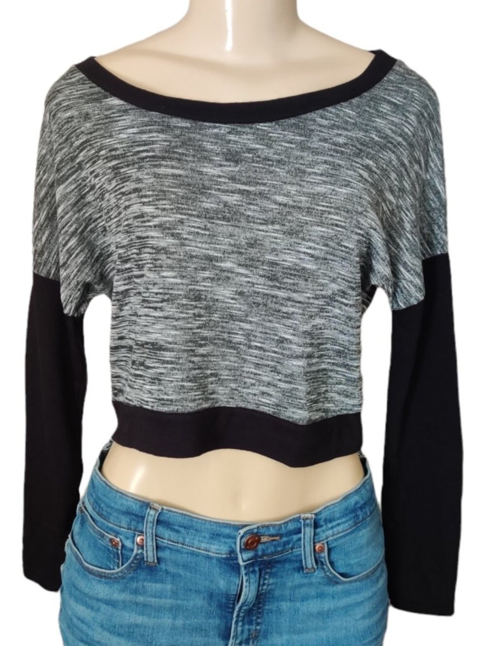 LOVE Crop Top Sweater Women Juniors Large Gray Black Long Sleeve Knit Blouse NWT